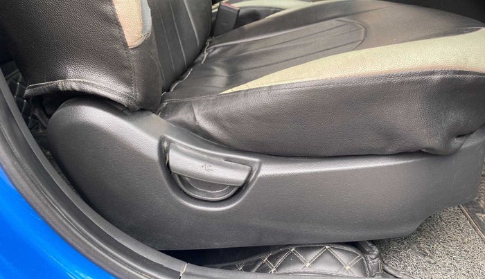 2017 Hyundai Grand i10 MAGNA 1.2 KAPPA VTVT, Petrol, Manual, 16,801 km, Driver Side Adjustment Panel