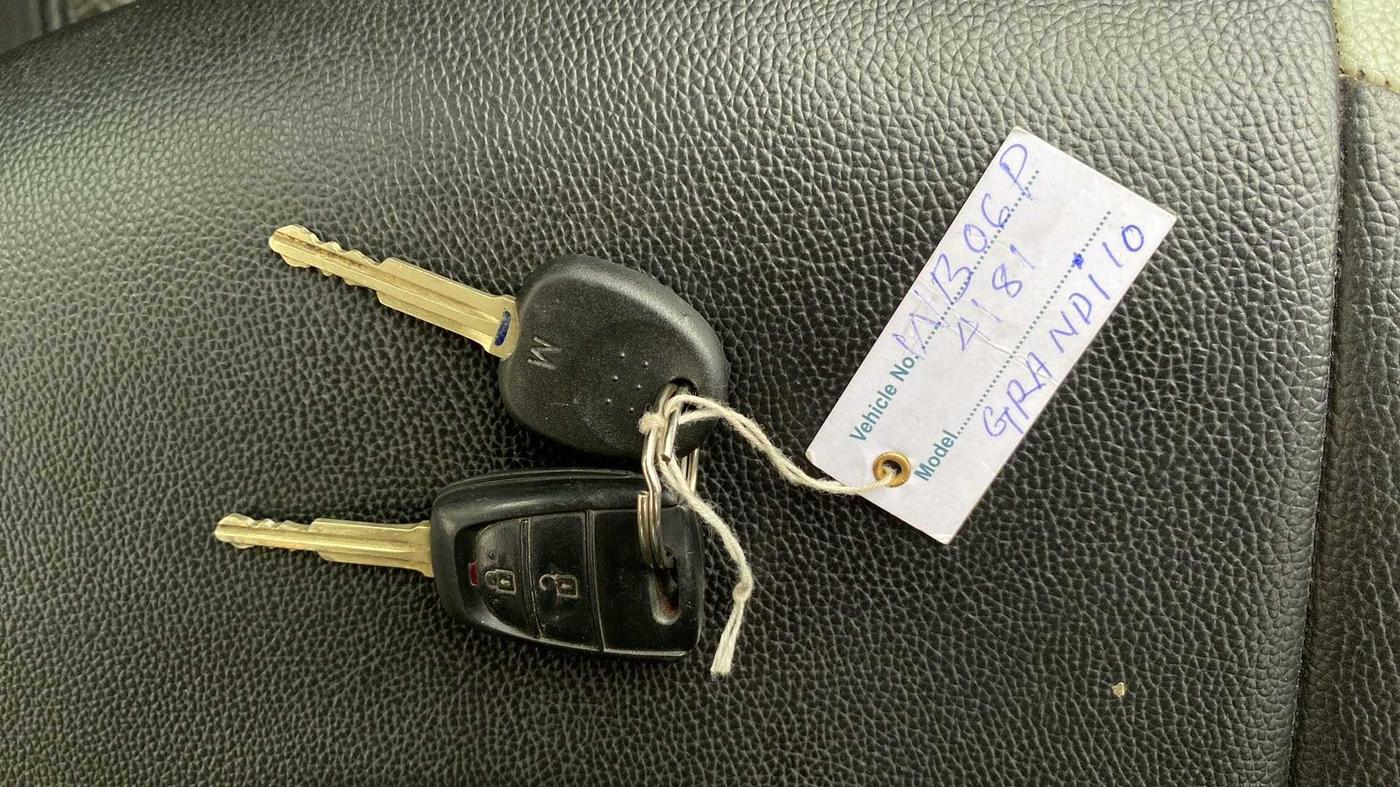 2017 Hyundai Grand i10 MAGNA 1.2 KAPPA VTVT, Petrol, Manual, 16,801 km, Key Close Up