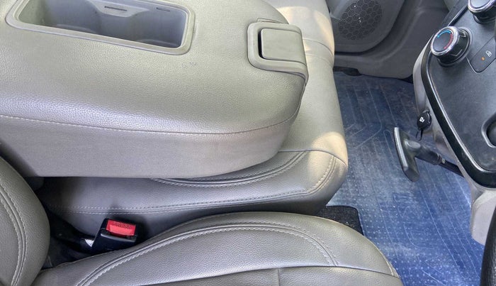 2016 Mahindra Kuv100 K4 6 STR, Petrol, Manual, 45,766 km, Gear Lever