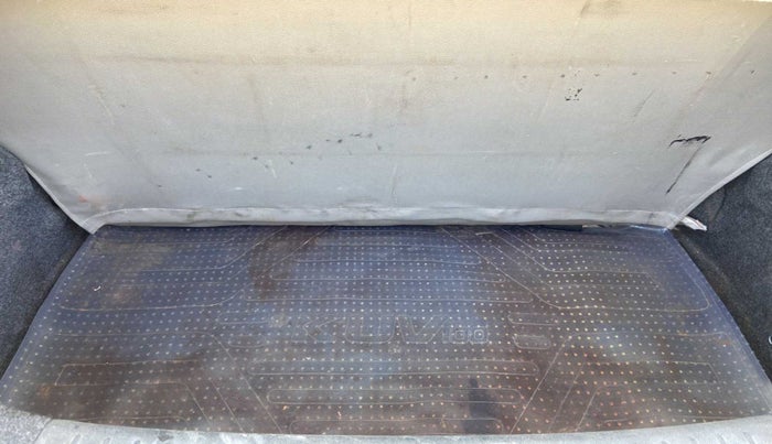 2016 Mahindra Kuv100 K4 6 STR, Petrol, Manual, 45,766 km, Boot Inside