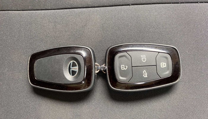 2022 Tata NEXON XZ PLUS PETROL, Petrol, Manual, 10,296 km, Key Close Up