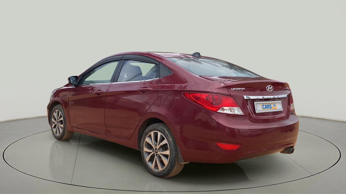 2013 Hyundai Verna FLUIDIC 1.6 CRDI SX, Diesel, Manual, 1,18,783 km, Left Back Diagonal