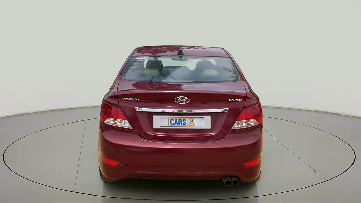 2013 Hyundai Verna FLUIDIC 1.6 CRDI SX, Diesel, Manual, 1,18,783 km, Back/Rear