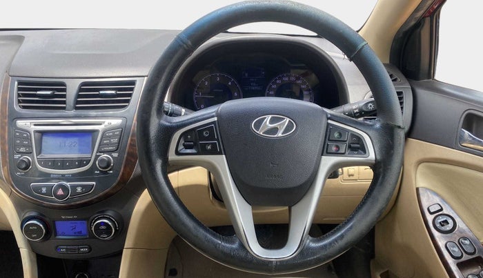 2013 Hyundai Verna FLUIDIC 1.6 CRDI SX, Diesel, Manual, 1,18,783 km, Steering Wheel Close Up