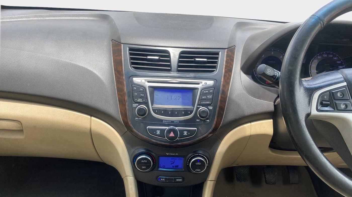 2013 Hyundai Verna FLUIDIC 1.6 CRDI SX, Diesel, Manual, 1,18,783 km, Air Conditioner