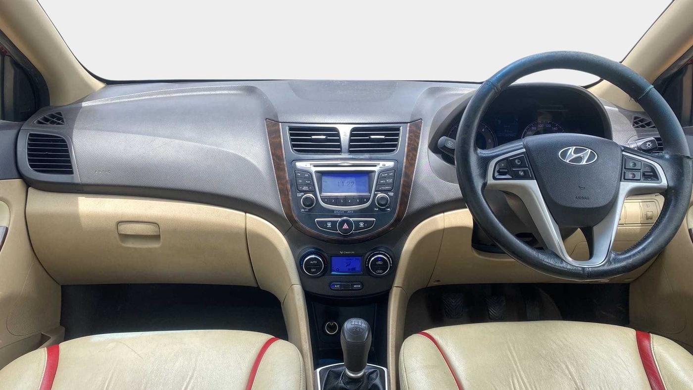 2013 Hyundai Verna FLUIDIC 1.6 CRDI SX, Diesel, Manual, 1,18,783 km, Dashboard