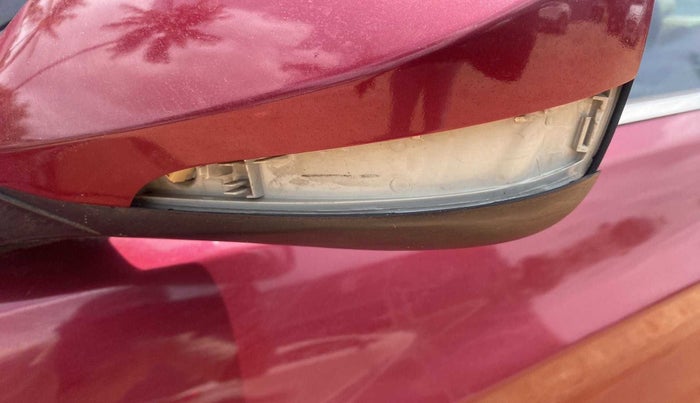 2013 Hyundai Verna FLUIDIC 1.6 CRDI SX, Diesel, Manual, 1,18,783 km, Left rear-view mirror - Indicator light not working