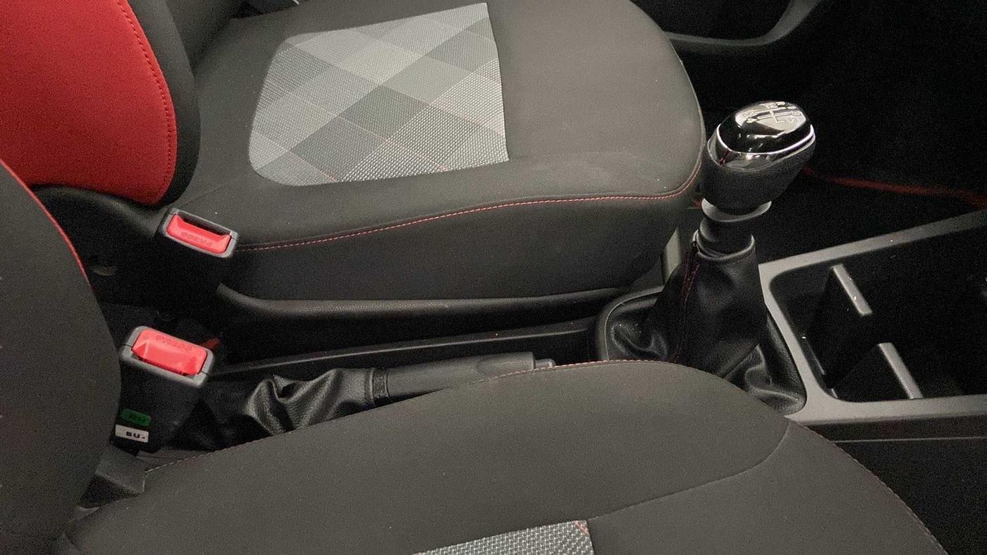 2020 Renault Kwid RXT 0.8, Petrol, Manual, 4,640 km, Gear Lever
