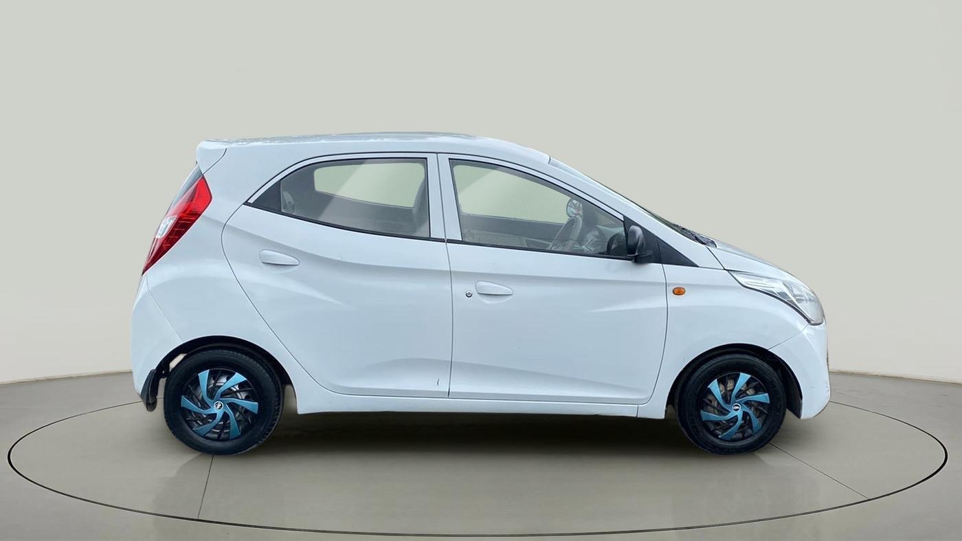 2016 Hyundai Eon D-LITE+, Petrol, Manual, 71,838 km, Right Side View