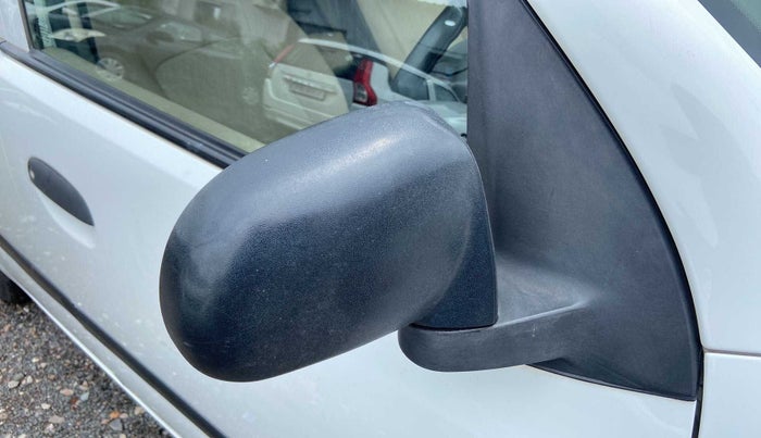 2014 Hyundai i10 MAGNA 1.1, CNG, Manual, 55,170 km, Right rear-view mirror - Mirror movement not proper