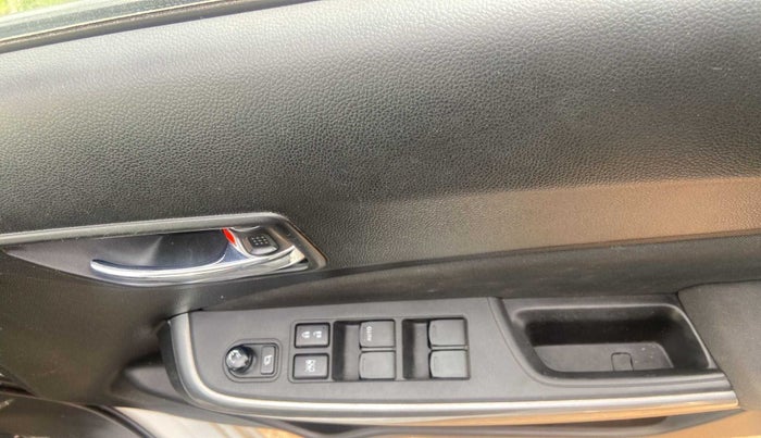 2020 Maruti Swift ZXI AMT, Petrol, Automatic, 22,574 km, Driver Side Door Panels Control