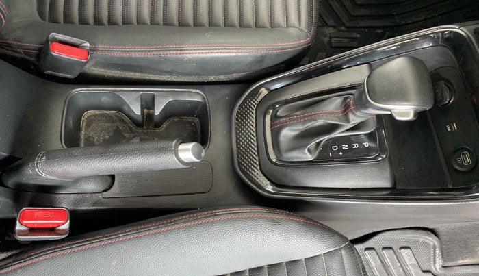 2023 KIA SONET GTX PLUS 1.0 DCT, Petrol, Automatic, 21,308 km, Gear Lever