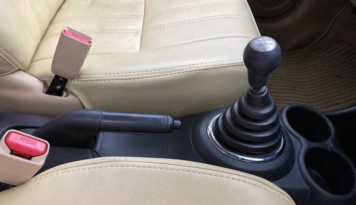 2015 Honda Amaze 1.2L I-VTEC VX, Petrol, Manual, 50,615 km, Gear Lever