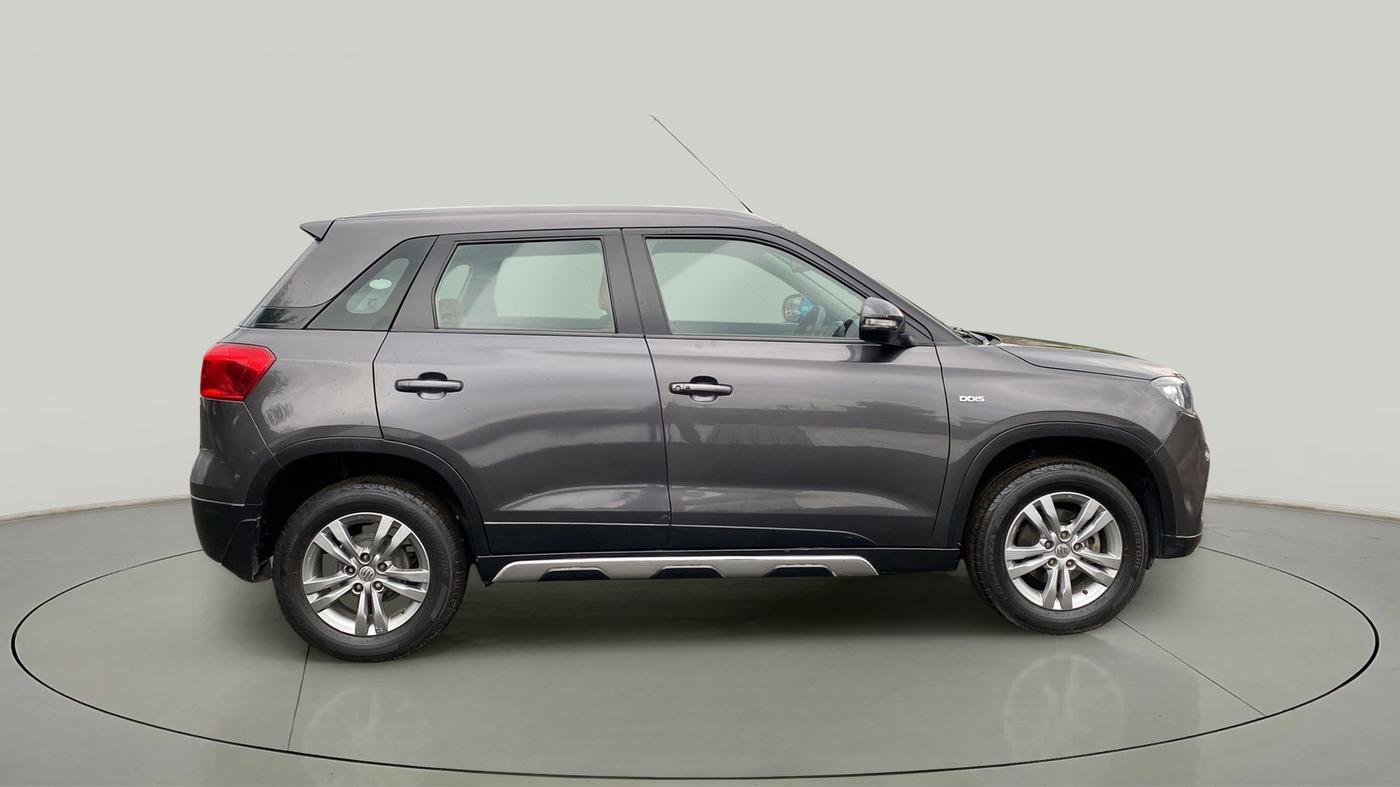 2017 Maruti Vitara Brezza ZDI PLUS, Diesel, Manual, 77,296 km, Right Side View