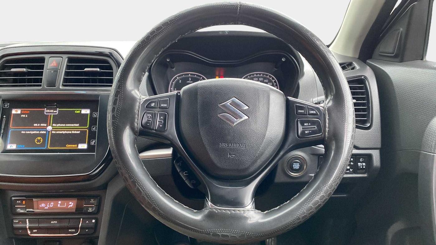 2017 Maruti Vitara Brezza ZDI PLUS, Diesel, Manual, 77,296 km, Steering Wheel Close Up