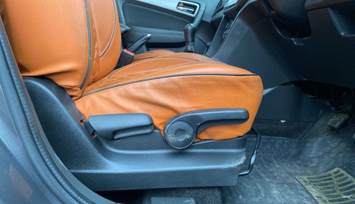 2017 Maruti Vitara Brezza ZDI PLUS, Diesel, Manual, 77,296 km, Driver Side Adjustment Panel