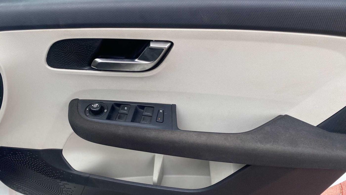 2022 Tata ALTROZ XZ PETROL, Petrol, Manual, 15,025 km, Driver Side Door Panels Control