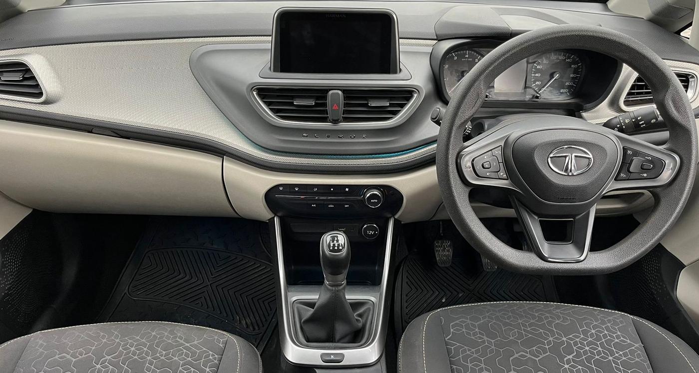 2022 Tata ALTROZ XZ PETROL, Petrol, Manual, 15,025 km, Dashboard