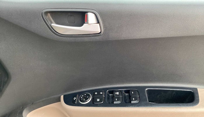 2019 Hyundai Grand i10 SPORTZ 1.2 KAPPA VTVT, Petrol, Manual, 26,838 km, Driver Side Door Panels Control