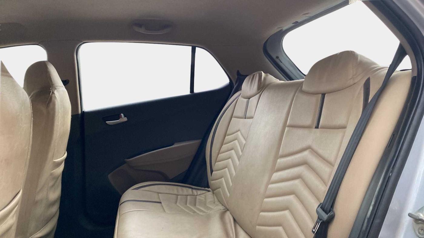 2019 Hyundai Grand i10 SPORTZ 1.2 KAPPA VTVT, Petrol, Manual, 26,838 km, Right Side Rear Door Cabin