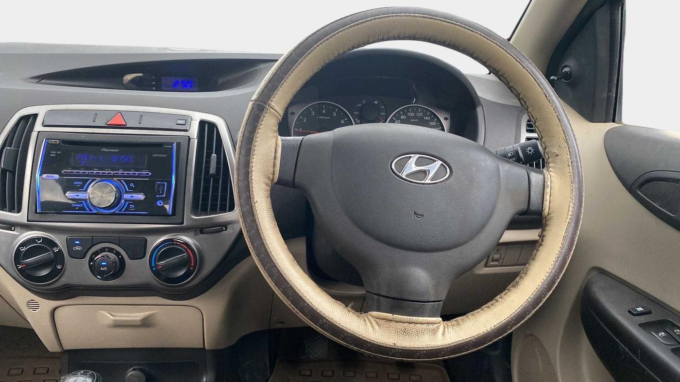 2013 Hyundai i20 MAGNA 1.2, Petrol, Manual, 57,647 km, Steering Wheel Close Up