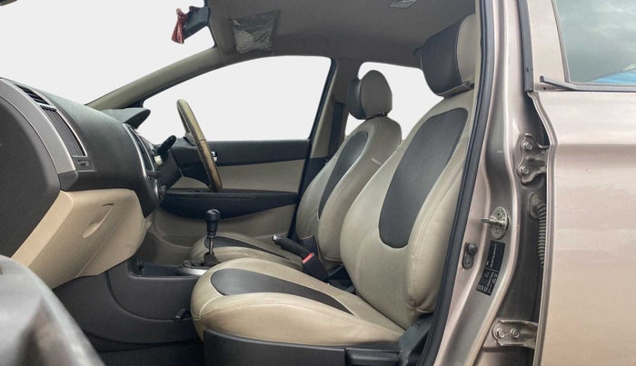 2013 Hyundai i20 MAGNA 1.2, Petrol, Manual, 57,647 km, Right Side Front Door Cabin