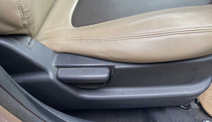 2013 Hyundai i20 MAGNA 1.2, Petrol, Manual, 57,647 km, Driver Side Adjustment Panel