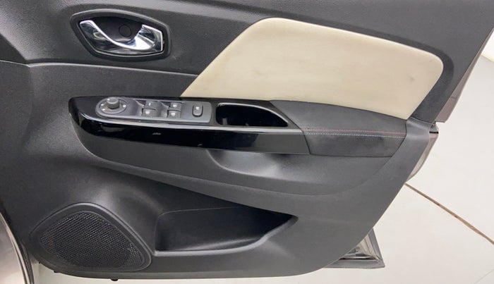 2017 Renault Captur RXT DIESEL MT, Diesel, Manual, 47,239 km, Driver Side Door Panels Control