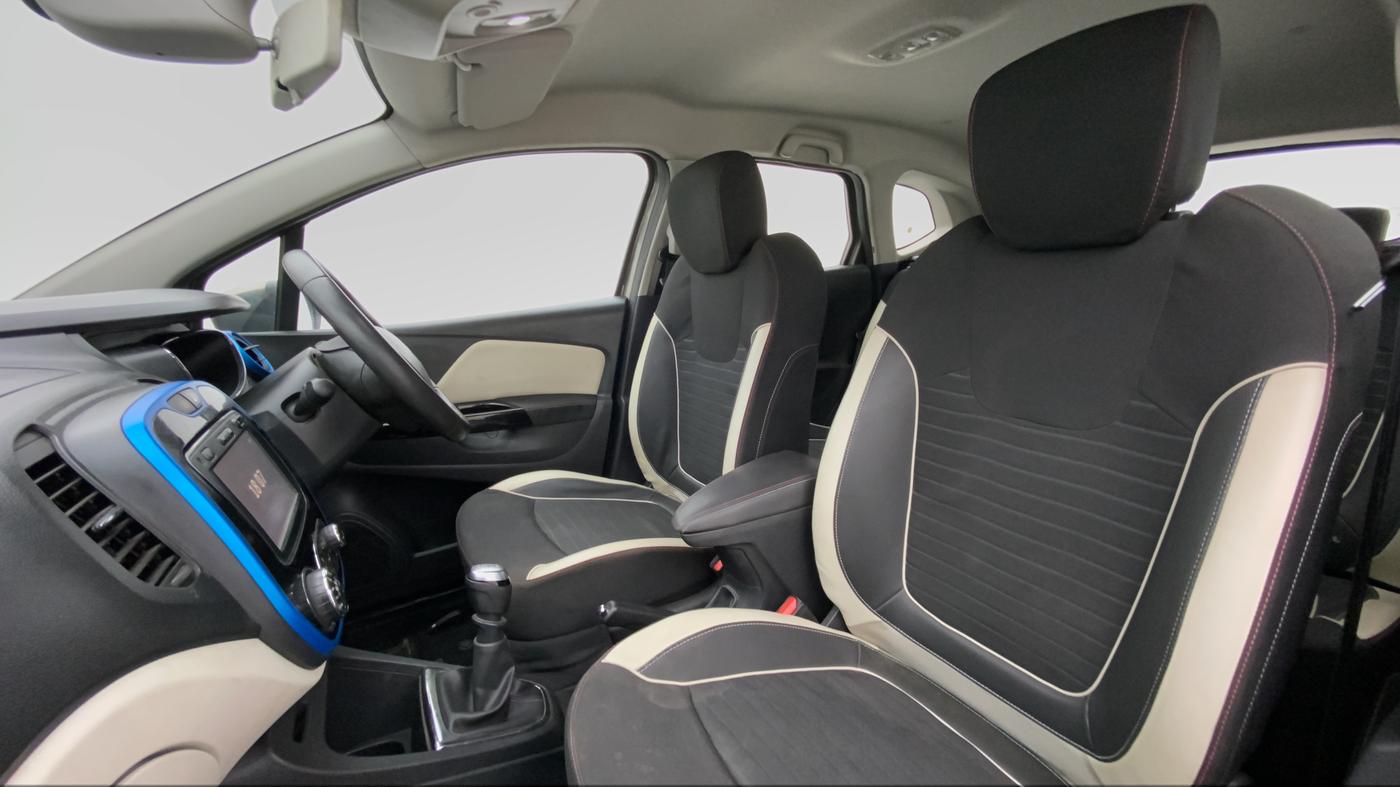 2017 Renault Captur RXT DIESEL MT, Diesel, Manual, 47,239 km, Right Side Front Door Cabin