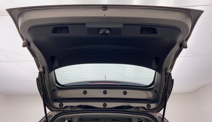 2017 Renault Captur RXT DIESEL MT, Diesel, Manual, 47,239 km, Boot Door Open