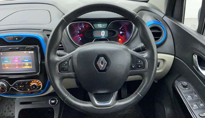 2017 Renault Captur RXT DIESEL MT, Diesel, Manual, 47,239 km, Steering Wheel Close Up