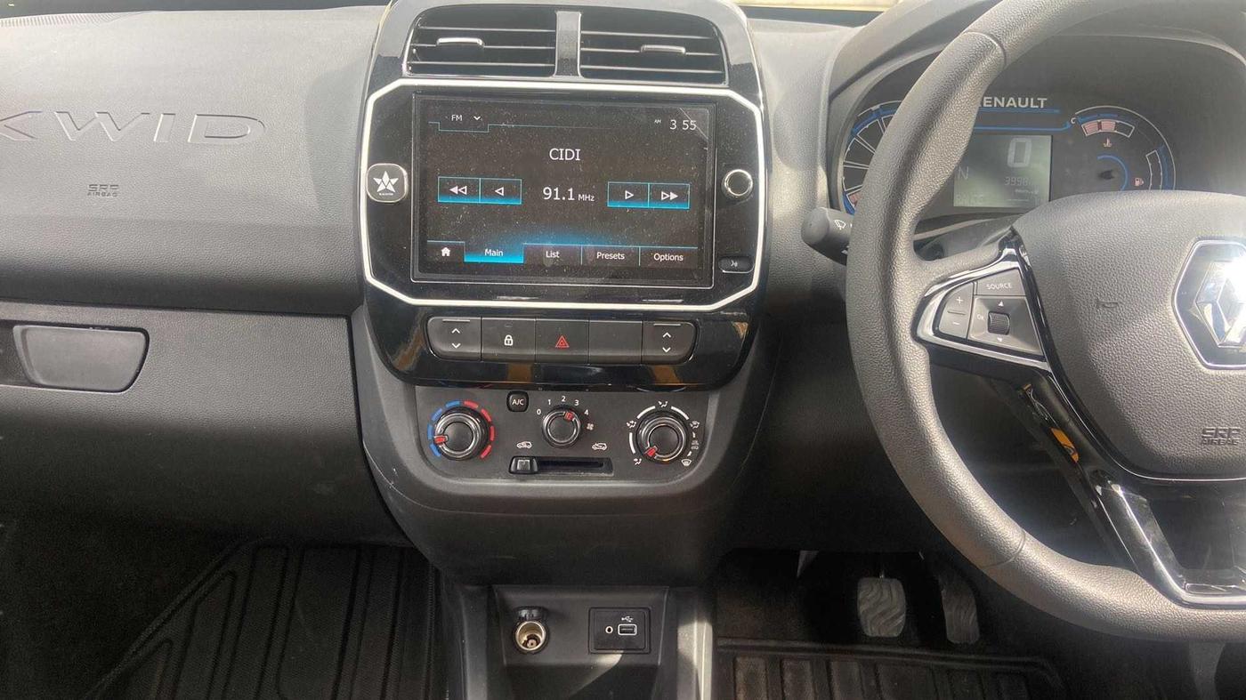 2023 Renault Kwid CLIMBER AMT 1.0, Petrol, Automatic, 4,086 km, Air Conditioner