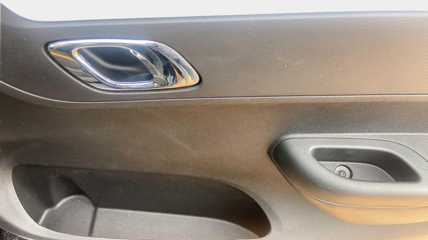 2023 Renault Kwid CLIMBER AMT 1.0, Petrol, Automatic, 4,086 km, Driver Side Door Panels Control