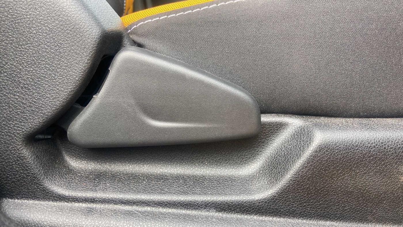 2023 Renault Kwid CLIMBER AMT 1.0, Petrol, Automatic, 4,086 km, Driver Side Adjustment Panel