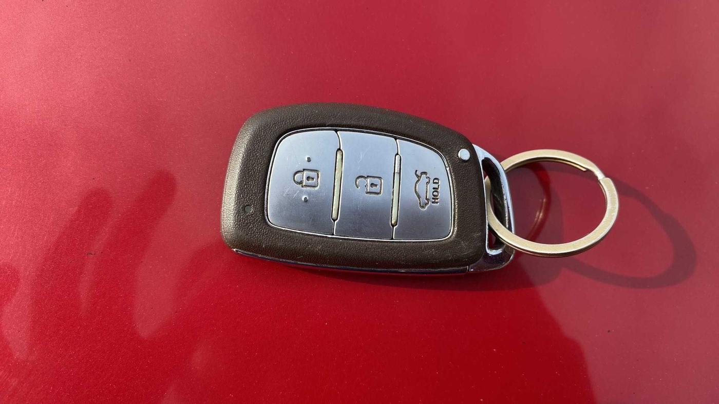 2015 Hyundai Verna FLUIDIC 4S 1.6 VTVT S(O), Petrol, Manual, 87,524 km, Key Close Up