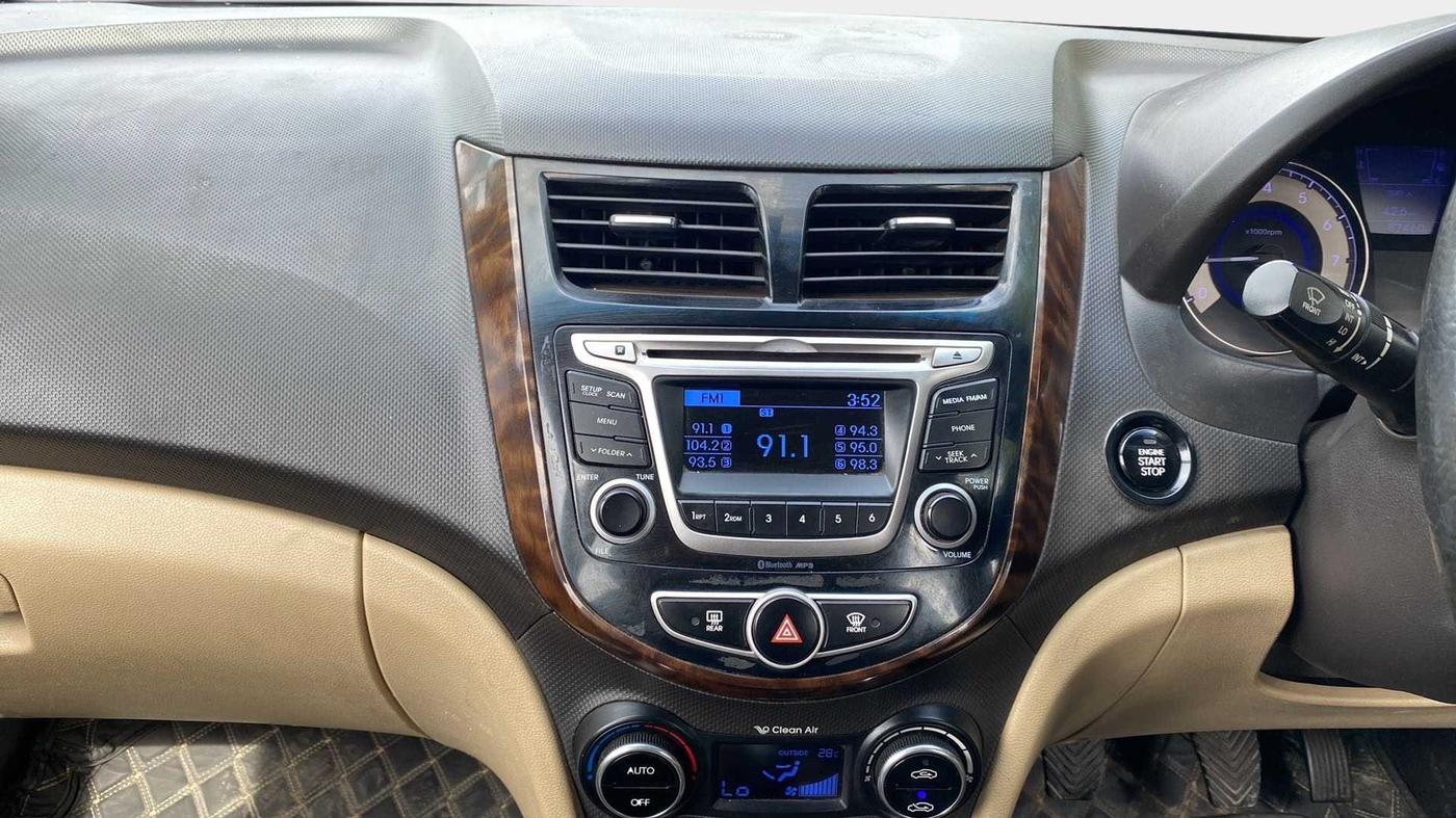 2015 Hyundai Verna FLUIDIC 4S 1.6 VTVT S(O), Petrol, Manual, 87,524 km, Air Conditioner
