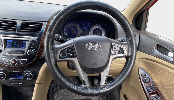 2015 Hyundai Verna FLUIDIC 4S 1.6 VTVT S(O), Petrol, Manual, 87,524 km, Steering Wheel Close Up