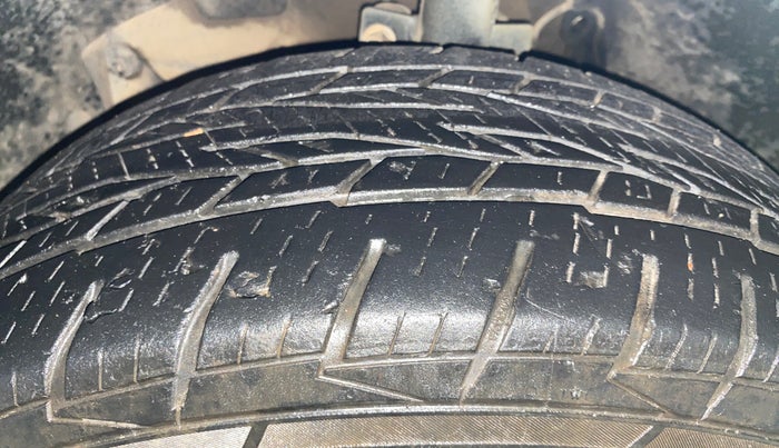 2016 Renault Duster 110 PS RXZ 4X2 AMT DIESEL, Diesel, Automatic, 1,14,773 km, Left Front Tyre Tread