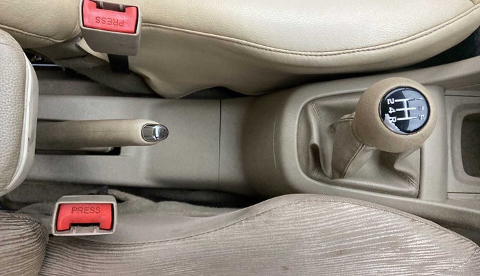 2014 Maruti Ertiga ZXI, Petrol, Manual, 74,199 km, Gear Lever