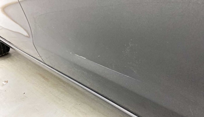 2014 Maruti Ertiga ZXI, Petrol, Manual, 74,199 km, Driver-side door - Slightly dented