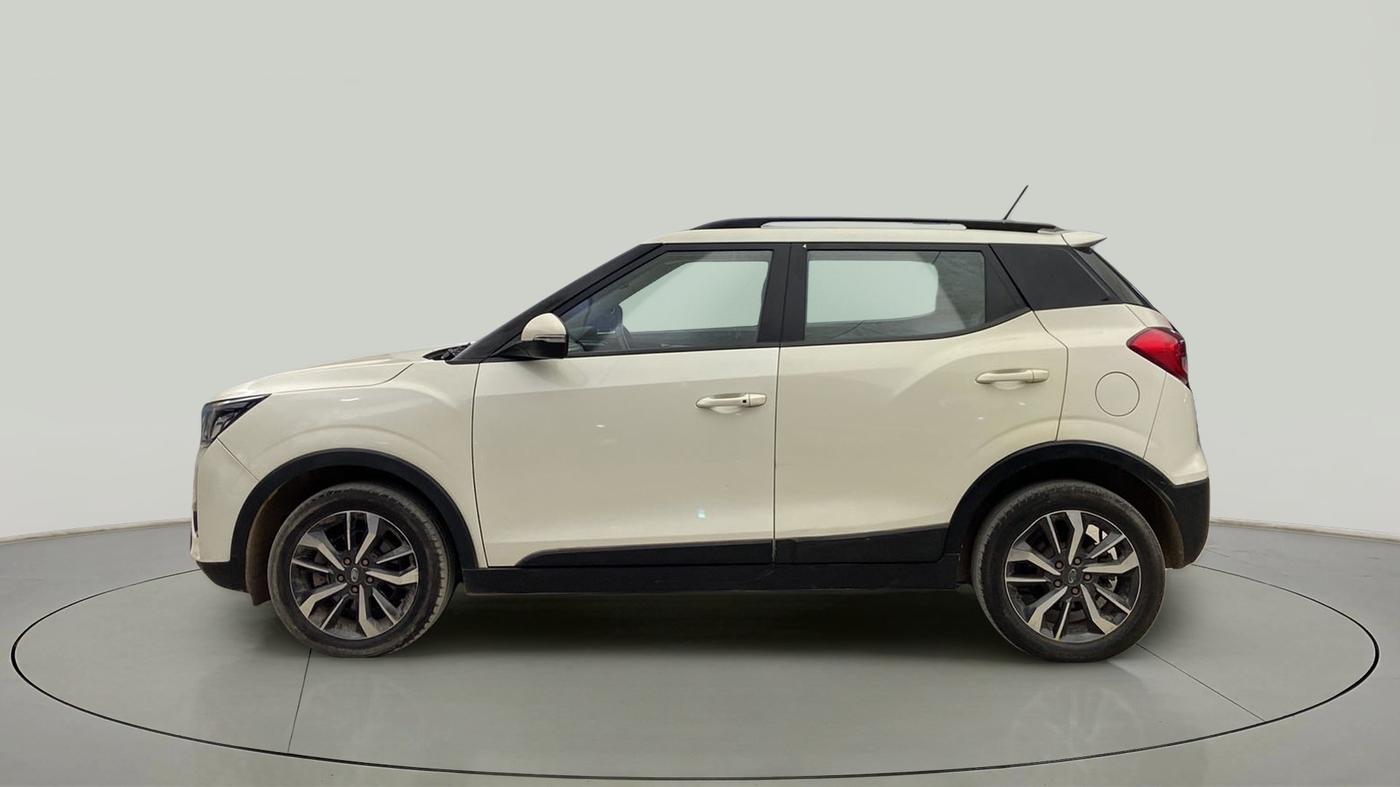 2020 Mahindra XUV300 W8 (O) 1.5 DIESEL AMT, Diesel, Automatic, 64,038 km, Left Side