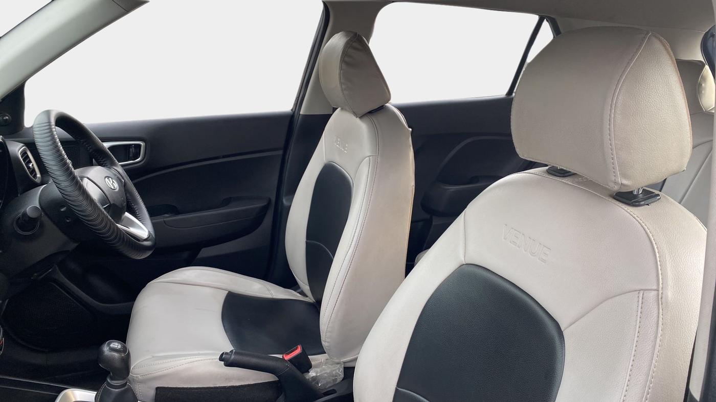 2020 Hyundai VENUE E 1.2, Petrol, Manual, 40,744 km, Right Side Front Door Cabin