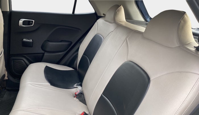 2020 Hyundai VENUE E 1.2, Petrol, Manual, 40,744 km, Right Side Rear Door Cabin