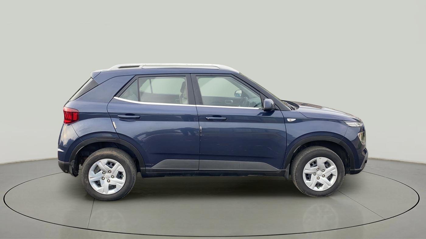 2020 Hyundai VENUE E 1.2, Petrol, Manual, 40,744 km, Right Side View