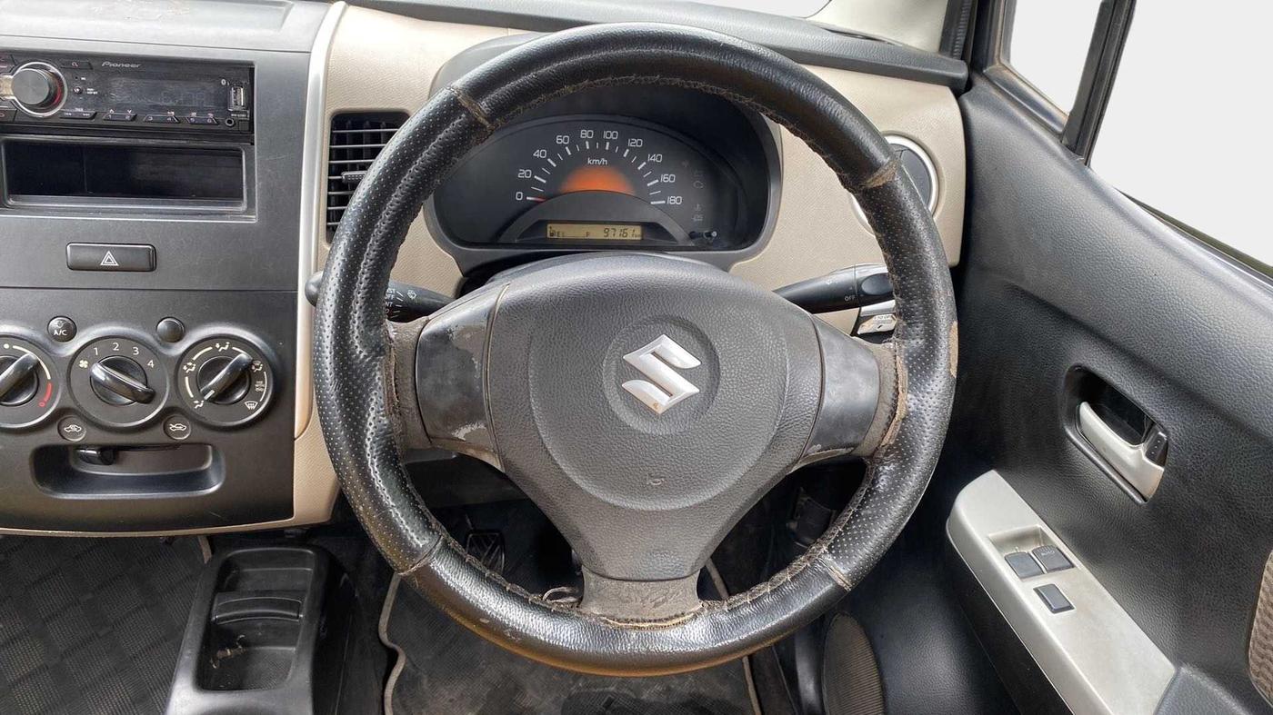 2013 Maruti Wagon R 1.0 LXI CNG, CNG, Manual, 97,157 km, Steering Wheel Close Up