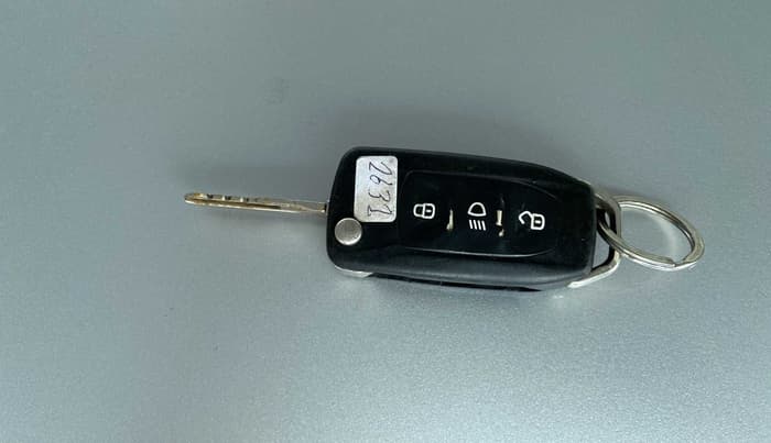 2017 Tata TIGOR XT PETROL, Petrol, Manual, 90,845 km, Key Close Up