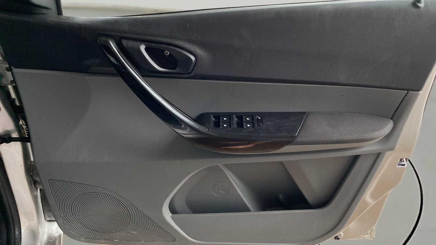 2017 Tata TIGOR XT PETROL, Petrol, Manual, 90,845 km, Driver Side Door Panels Control