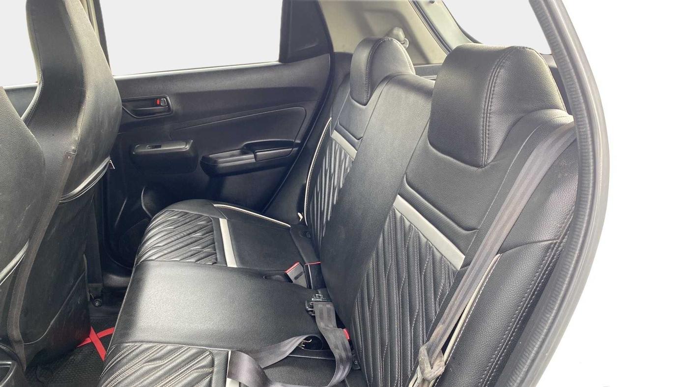2020 Maruti Swift LXI, Petrol, Manual, 32,982 km, Right Side Rear Door Cabin