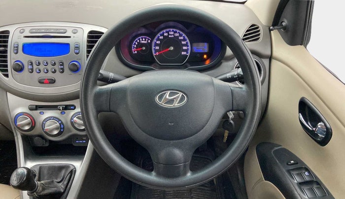 2016 Hyundai i10 SPORTZ 1.1, Petrol, Manual, 48,333 km, Steering Wheel Close Up