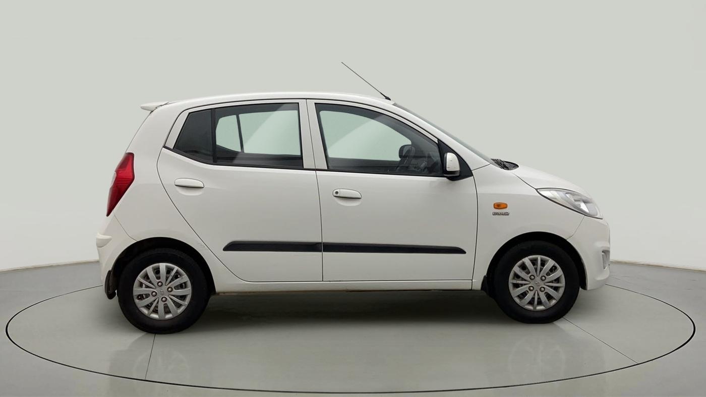 2016 Hyundai i10 SPORTZ 1.1, Petrol, Manual, 48,333 km, Right Side View